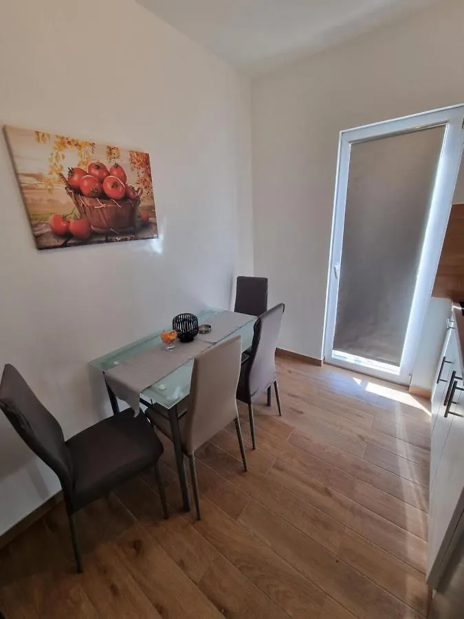 Apartments Lili Biograd Na Moru Croatia