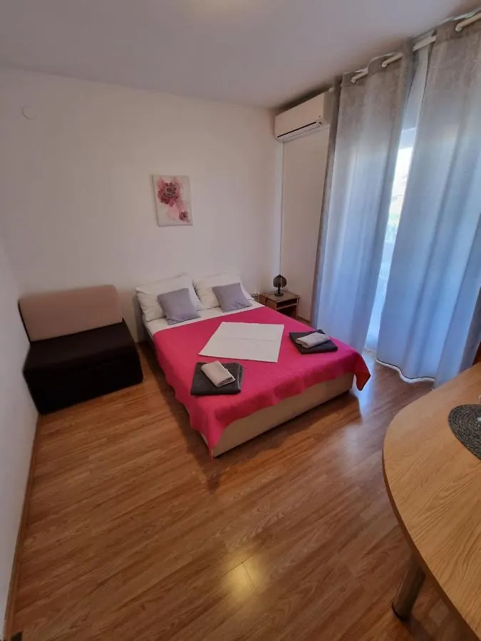 Apartments Lili Биоград-на-Мору