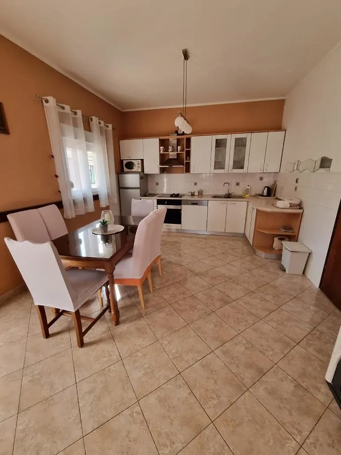 Apartments Lili Биоград-на-Мору 0*,