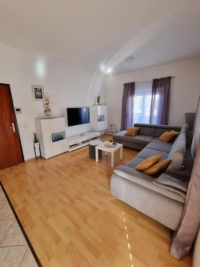 Apartments Lili Биоград-на-Мору