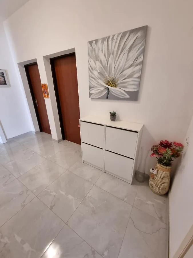 Apartments Lili Биоград-на-Мору Хорватия